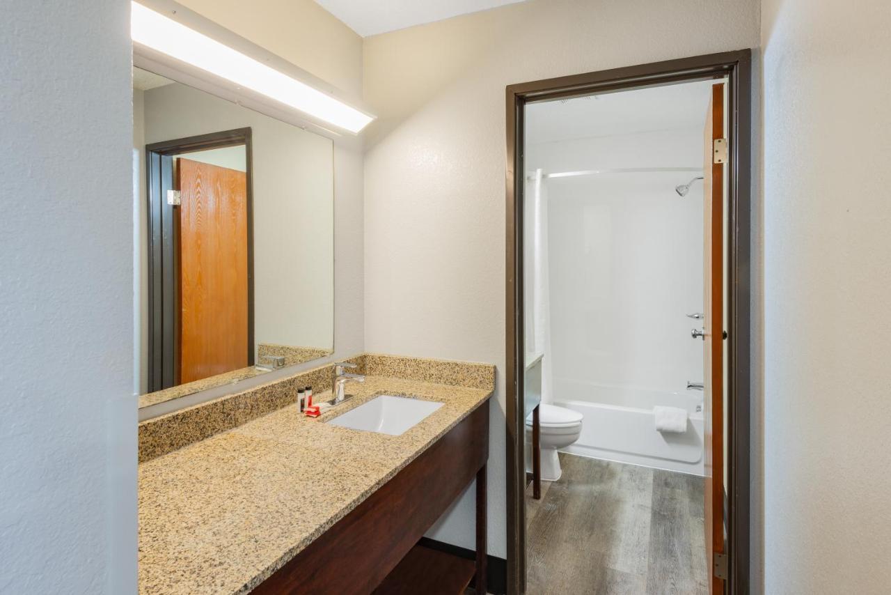 Super 8 By Wyndham Waynesburg Hotel Екстериор снимка
