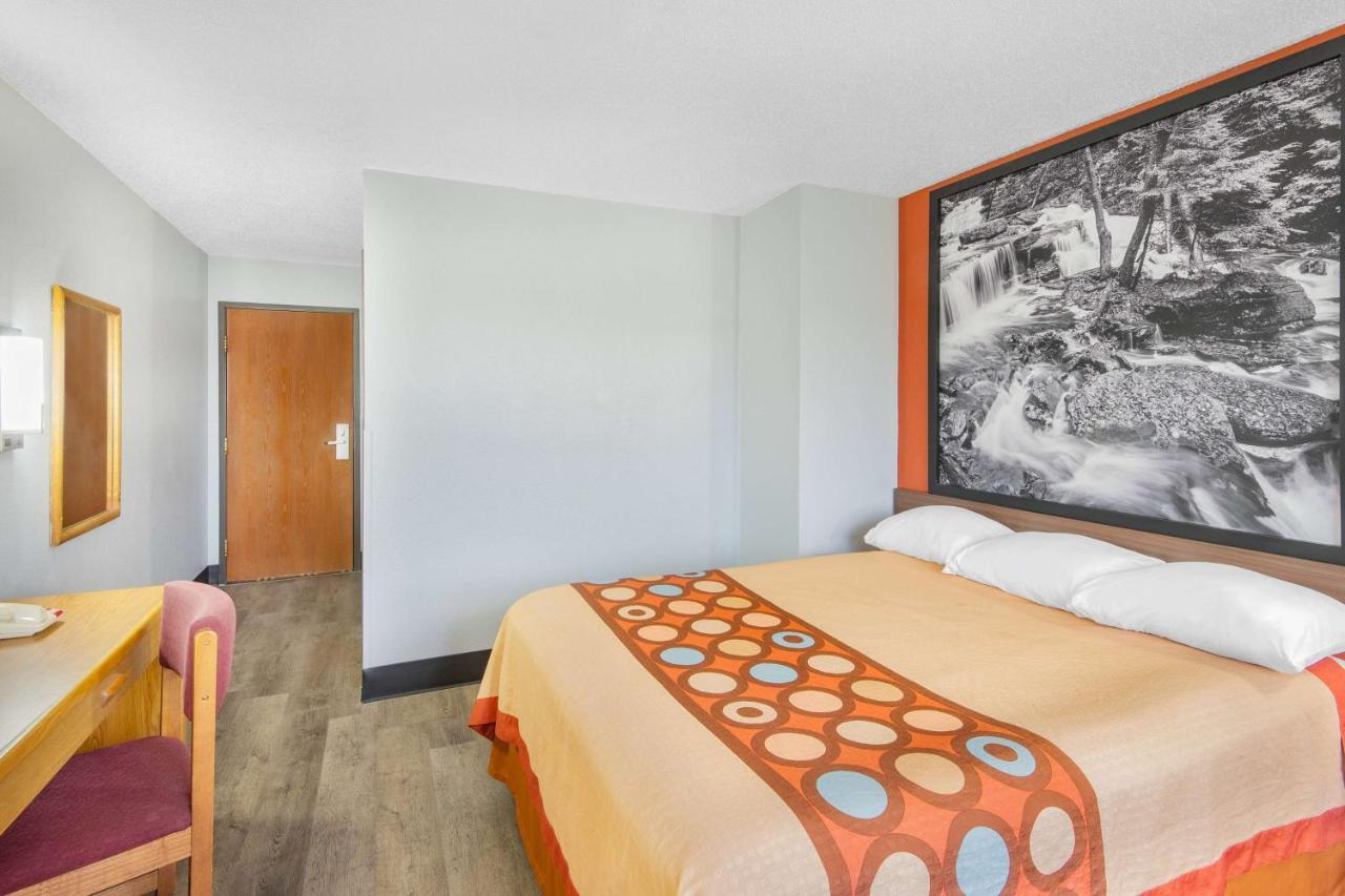 Super 8 By Wyndham Waynesburg Hotel Екстериор снимка