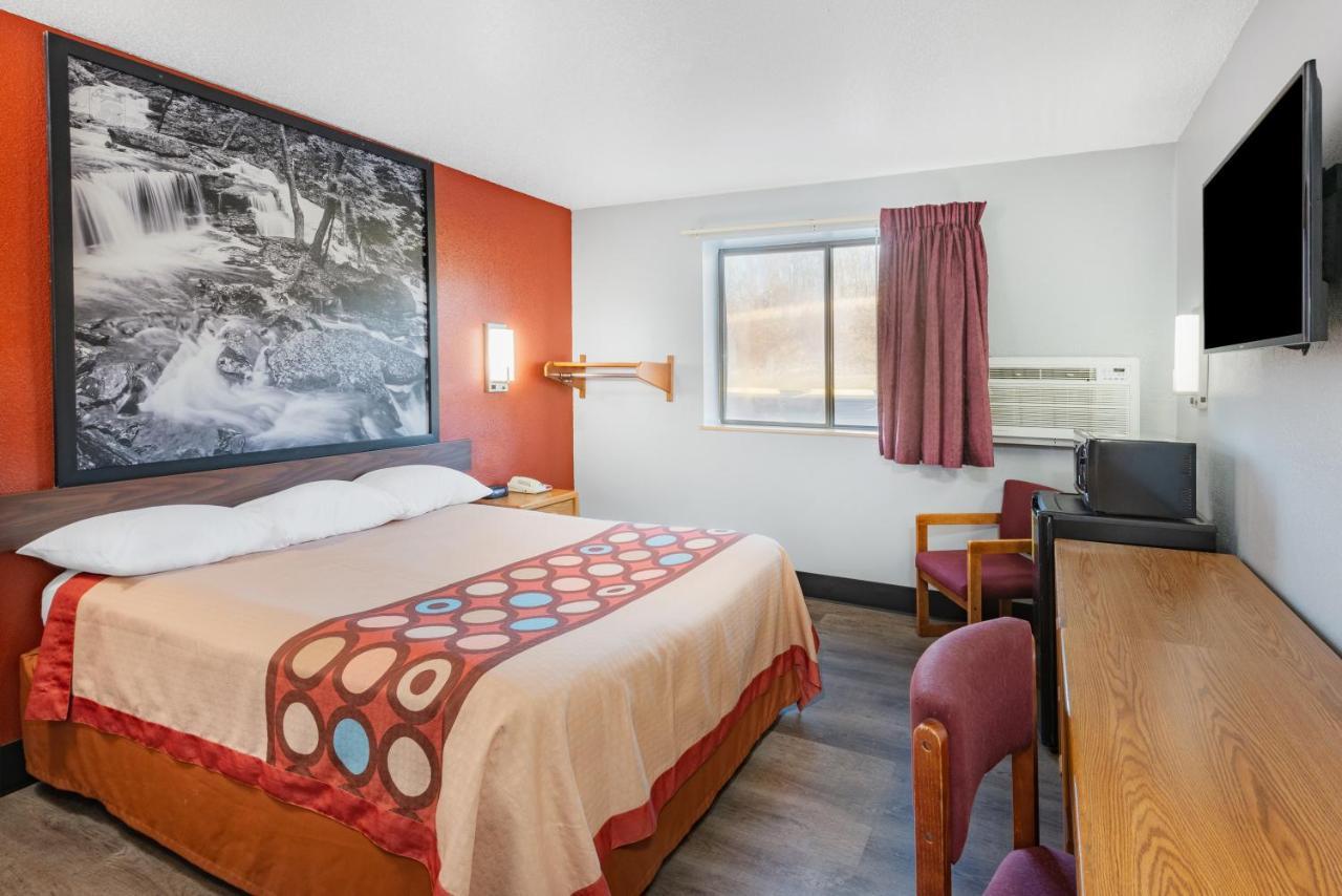 Super 8 By Wyndham Waynesburg Hotel Екстериор снимка