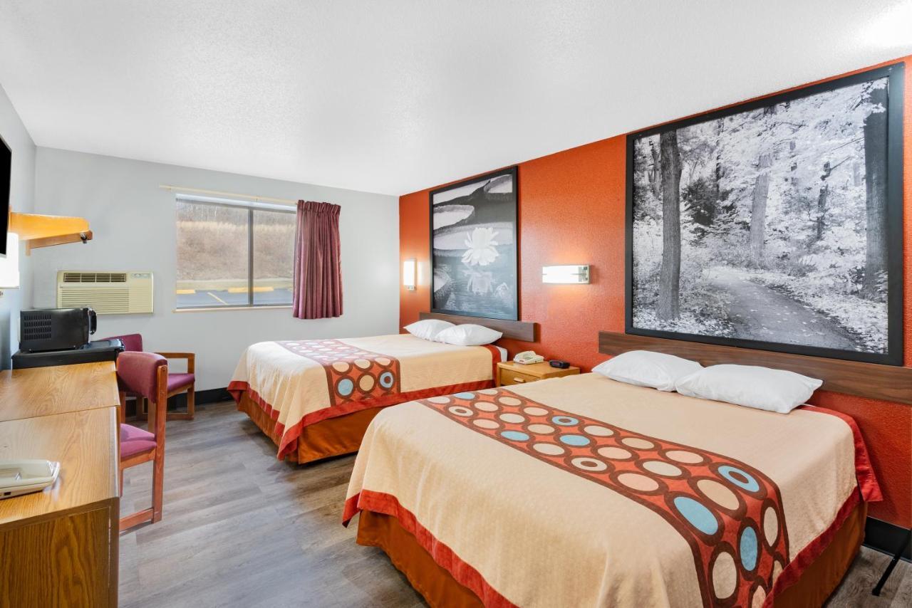 Super 8 By Wyndham Waynesburg Hotel Екстериор снимка