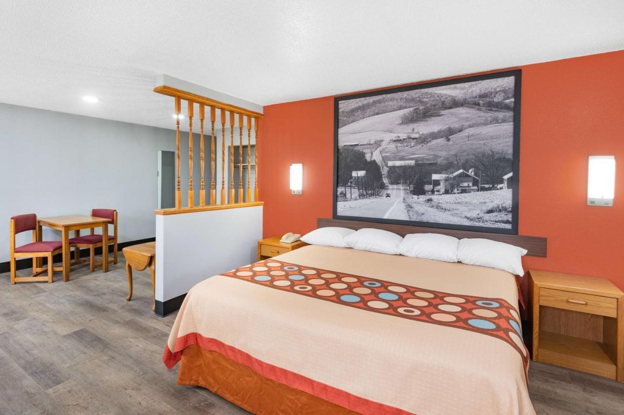 Super 8 By Wyndham Waynesburg Hotel Екстериор снимка